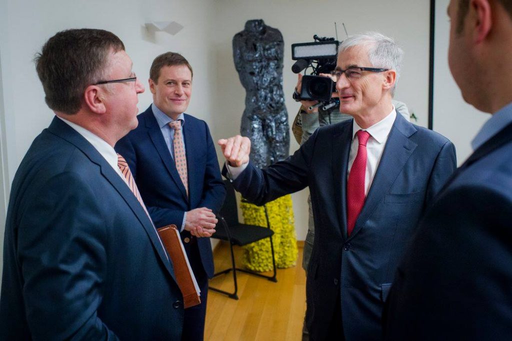 Met minister-president Geert Bourgeois en UNIZO topman Karel Van Eetvelt. 